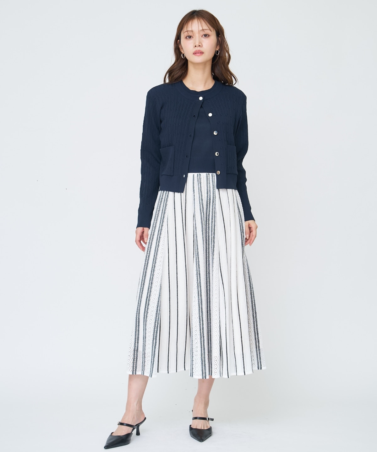 ケーブル編みカーディガンアンサンブル