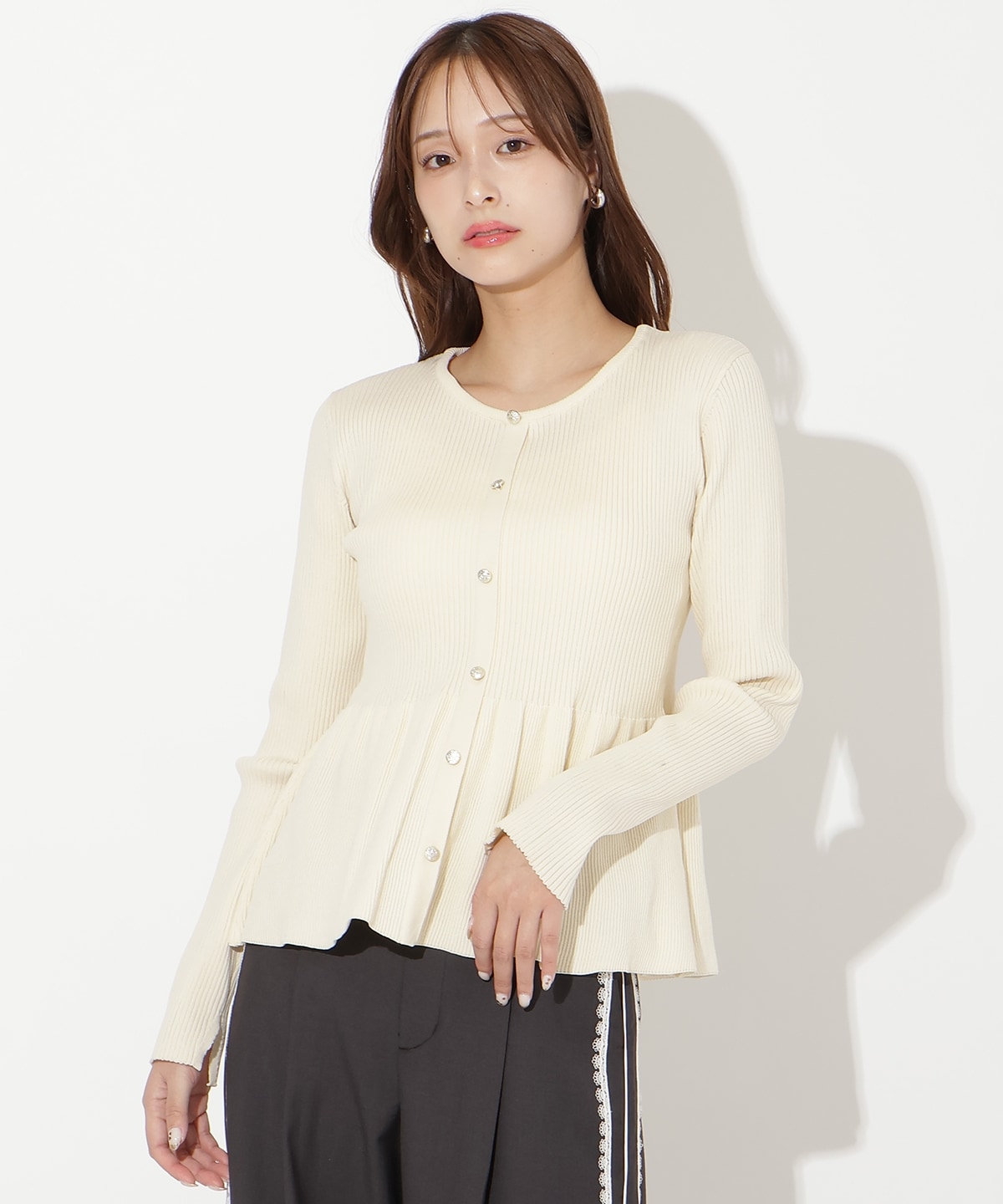 【先行予約受付中】シャツ襟付きペプラムニットプルオーバー