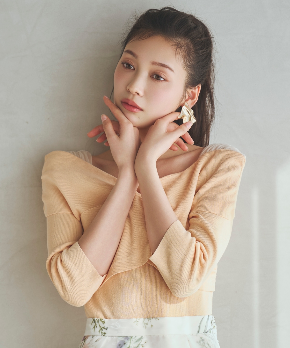 【先行予約受付中】7分袖クロスネックニットプルオーバー