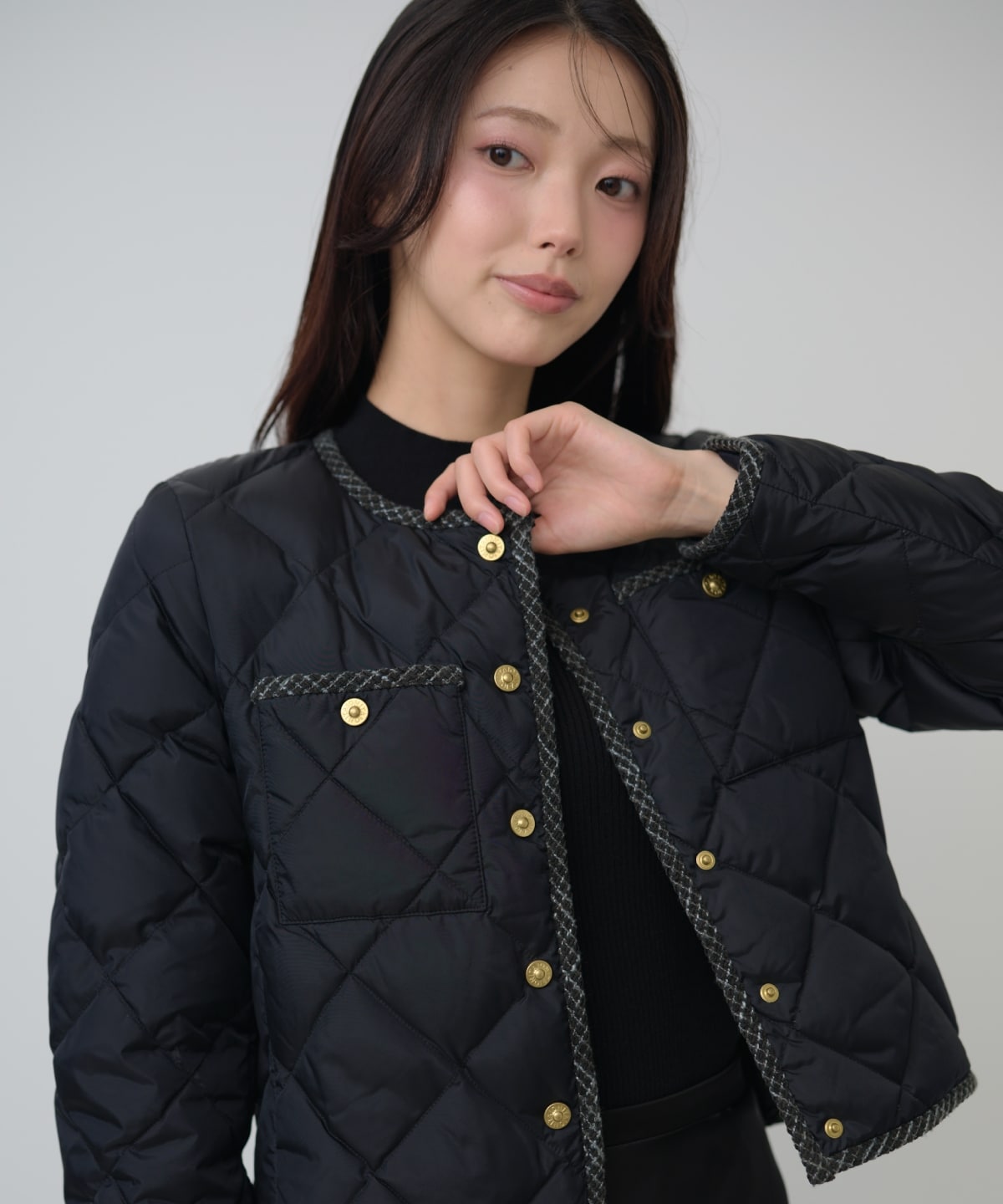 【TAION×AND COUTURE】ノーカラーショートダウンジャケット