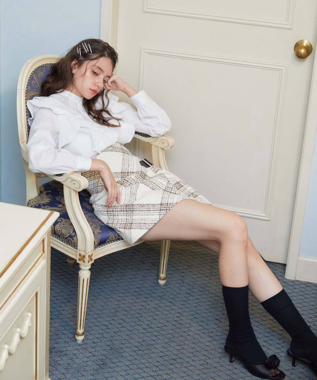 ショルダーフリルスタンドシャツ