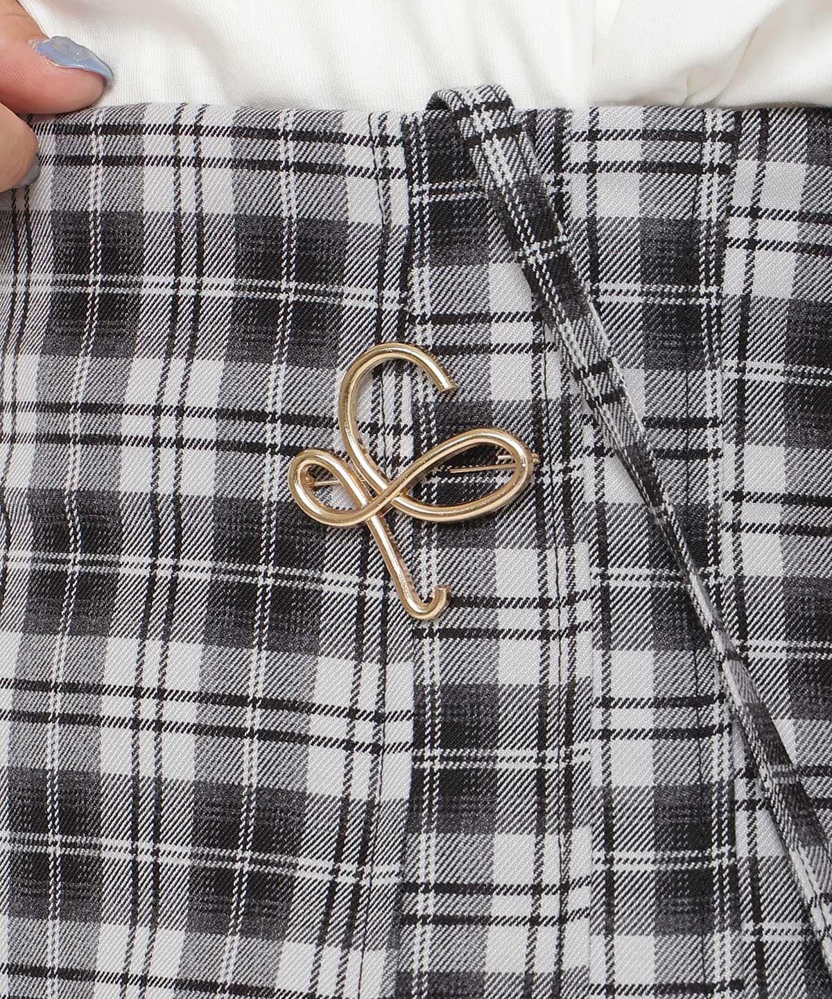 ブローチ付プリーツチェックスカショーパン