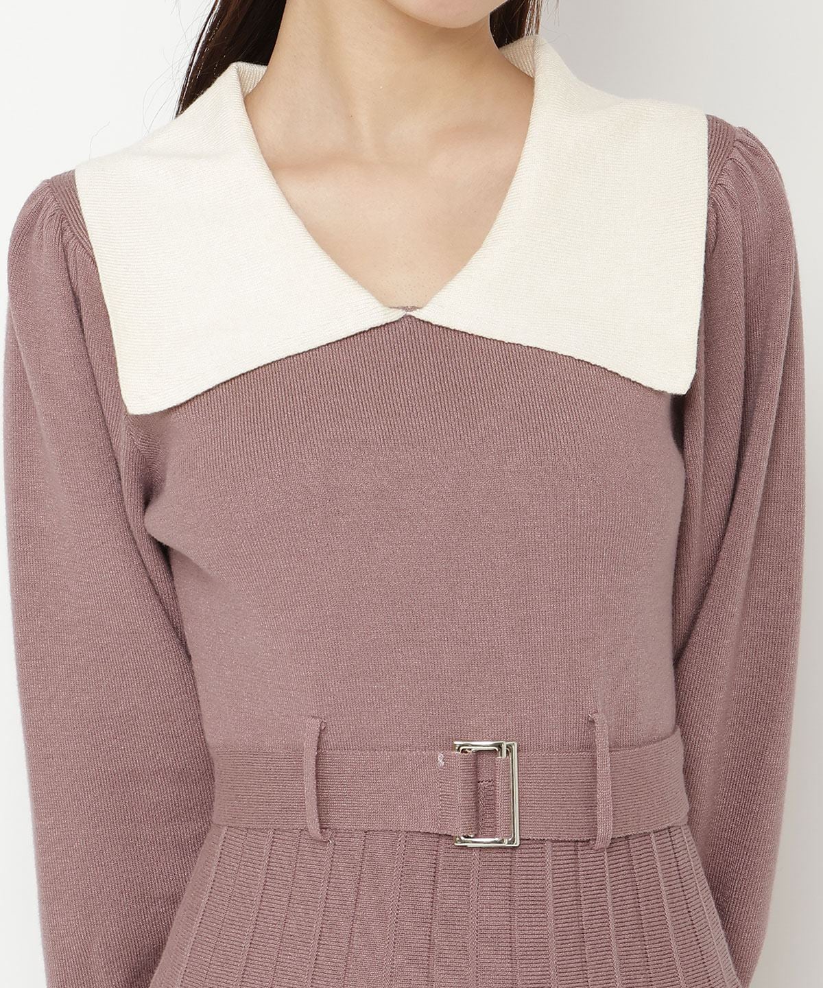 ホワイトカラーニットワンピース