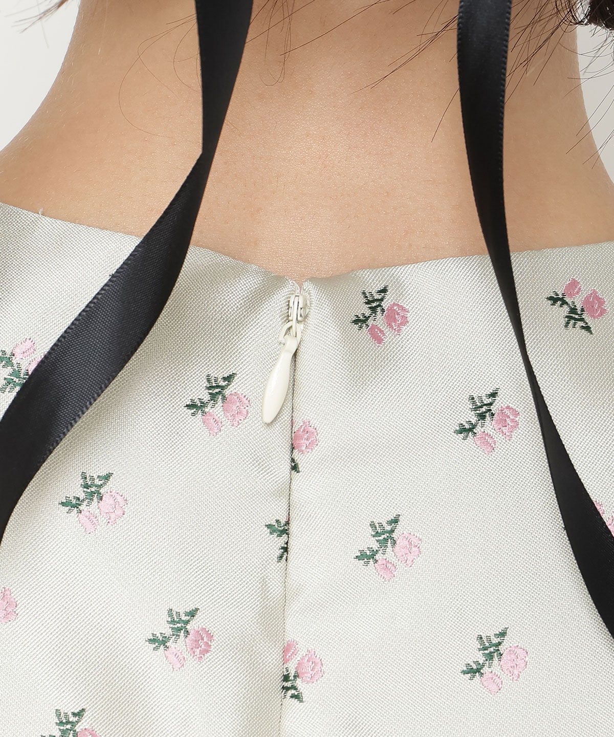 ジャガードフラワーミニワンピース