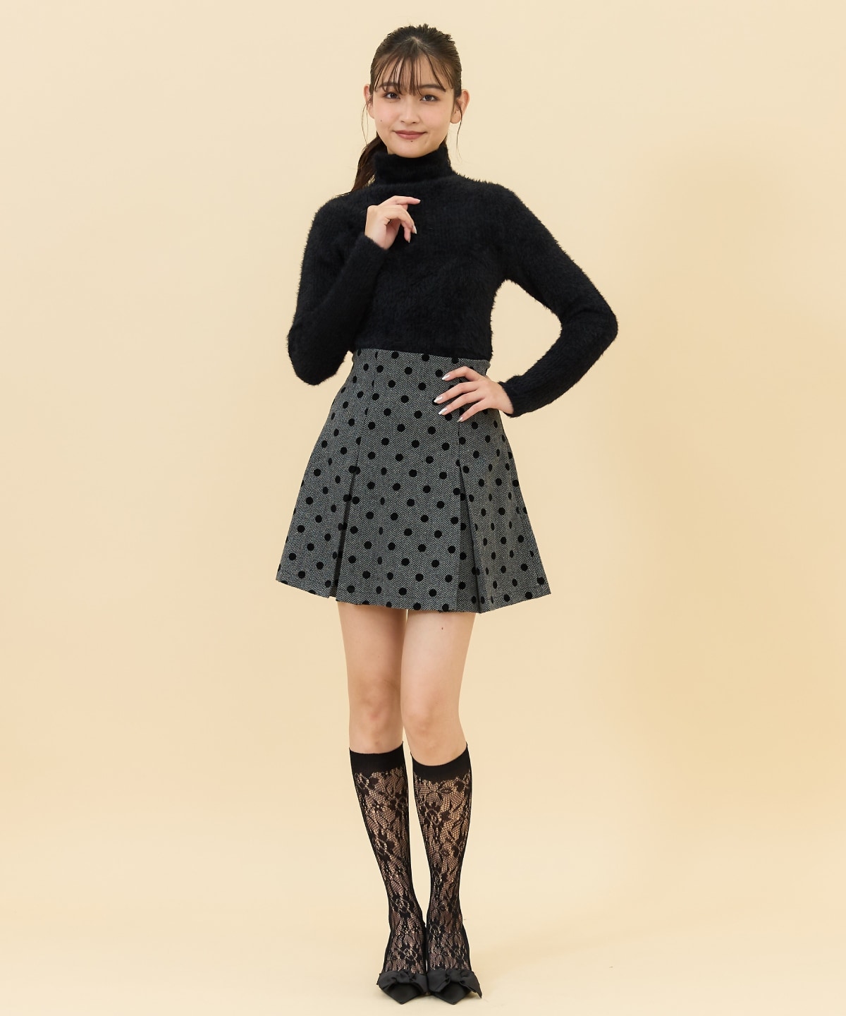 ハイネックフェザーニット