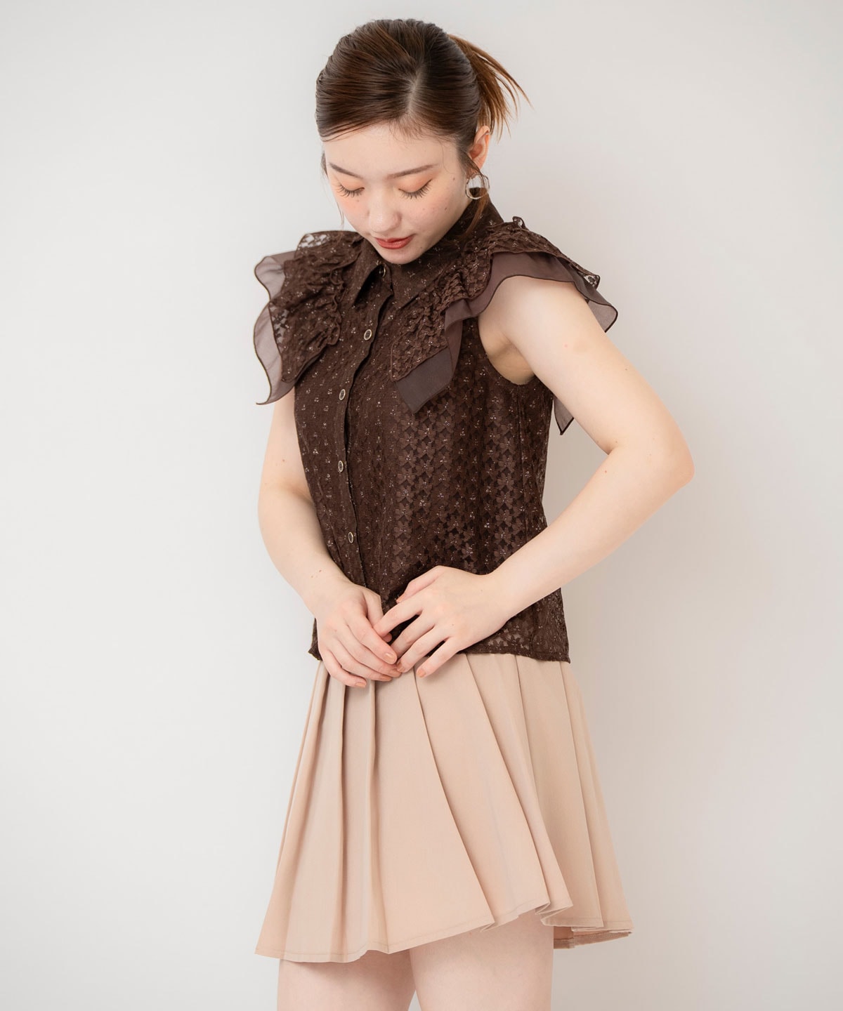 ラメレースフリルスリーブブラウス