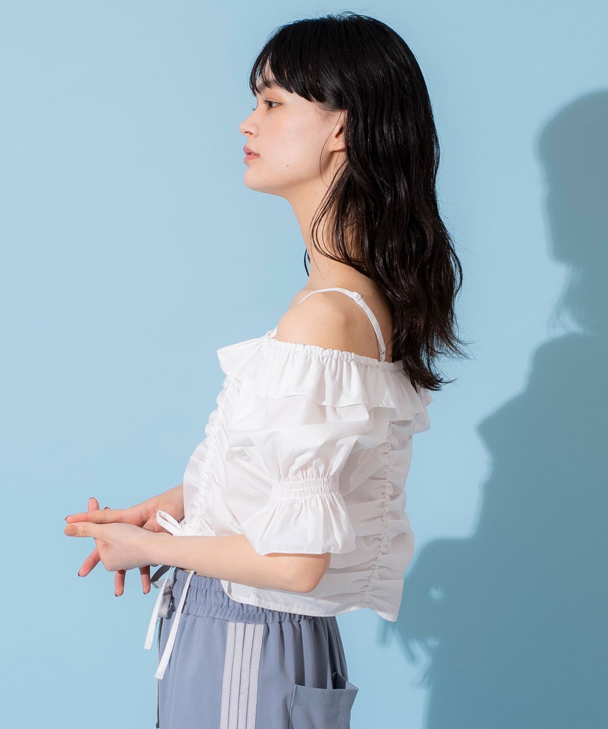 ドロストフリルオフショルブラウス