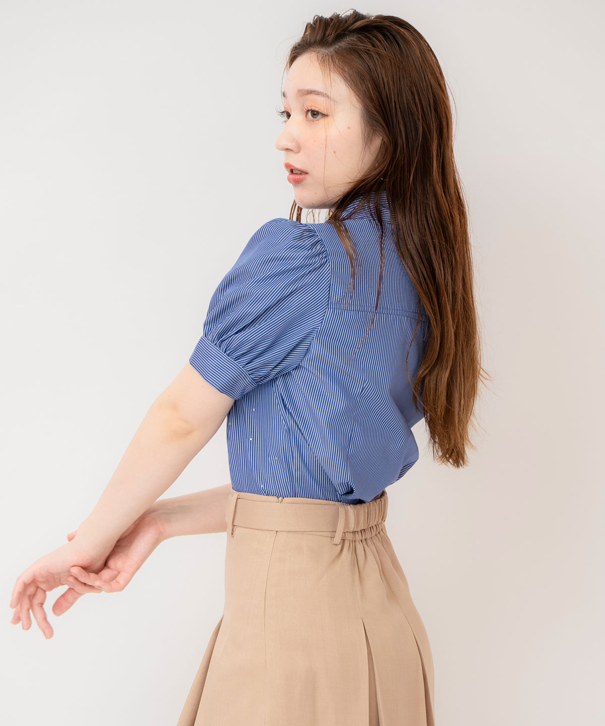 ビジューロゴシャツブラウス