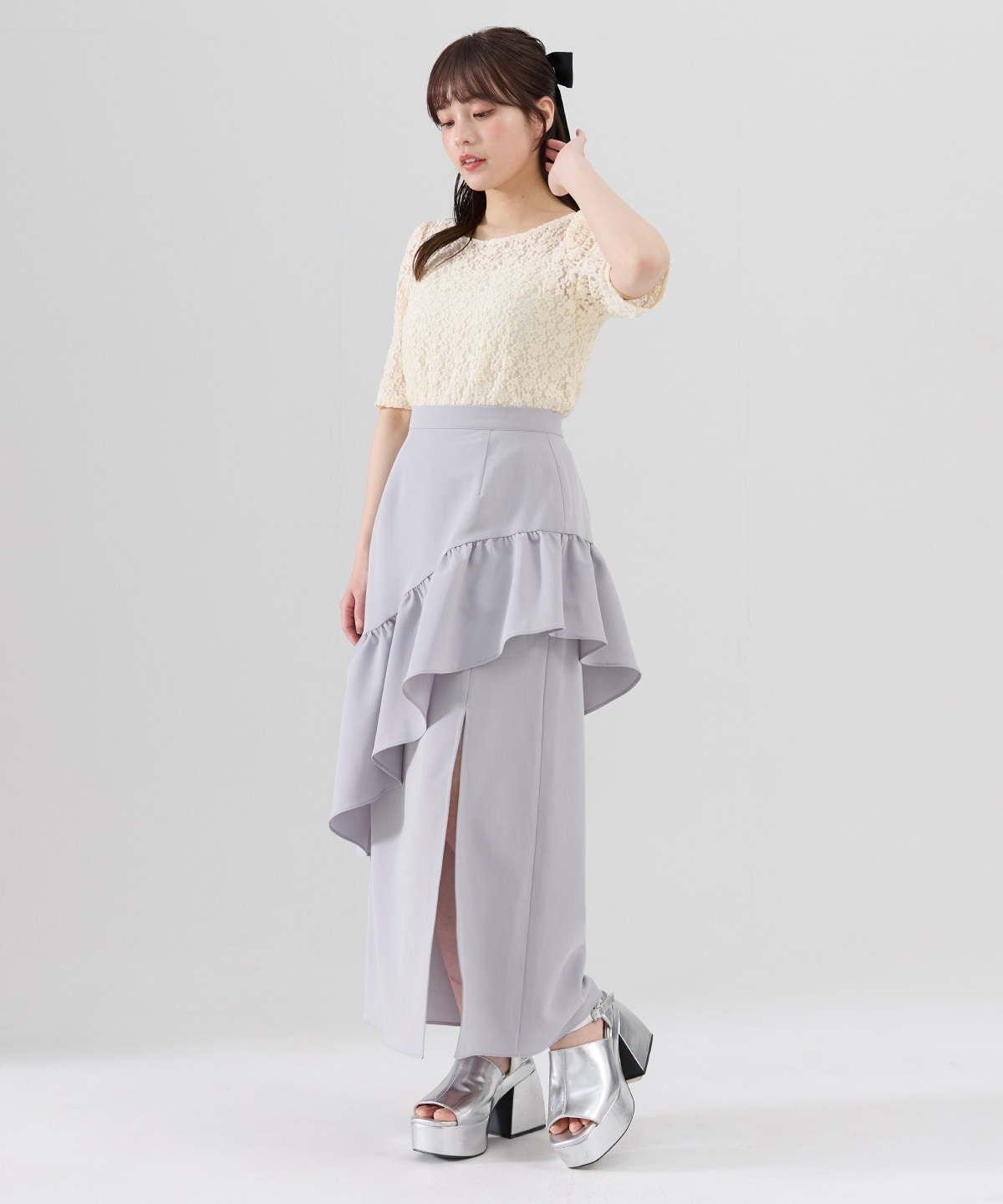 アシメフリルスカート