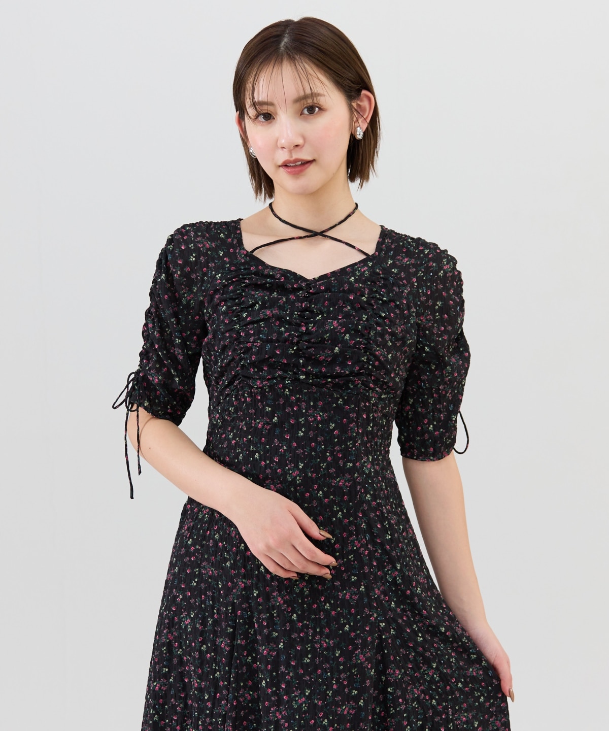 フラワープリントシャーリングワンピース