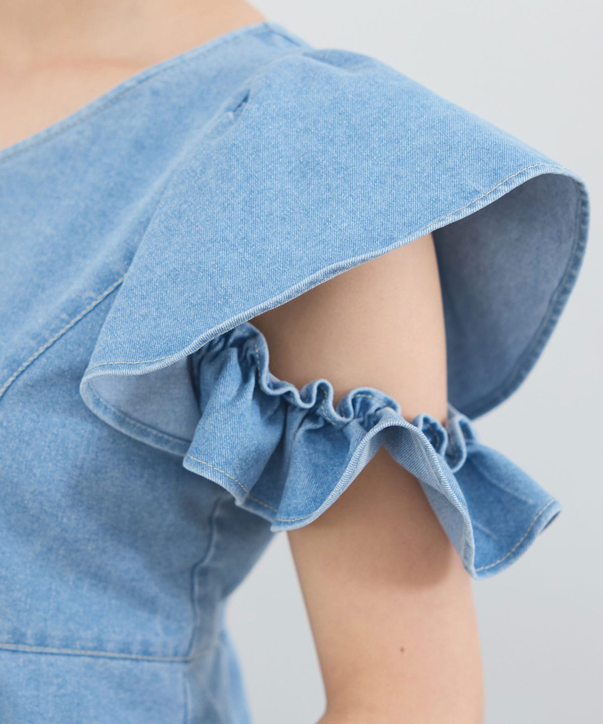 フリルスリーブデニムワンピース