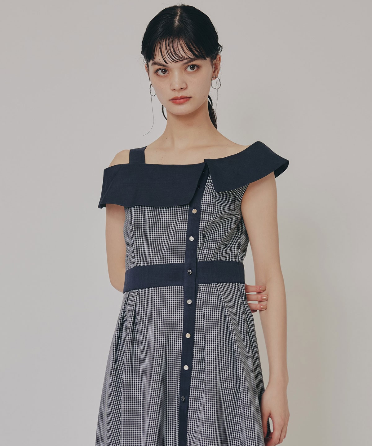 バイカラーアシメショルダーワンピース