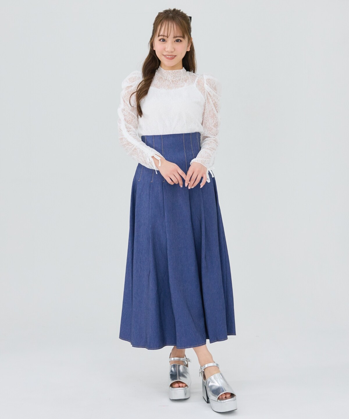 シャーリングスリーブレースブラウス