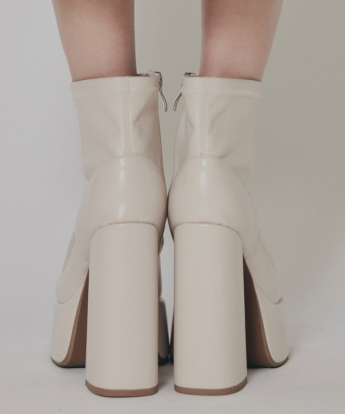 スクエアショートブーツ