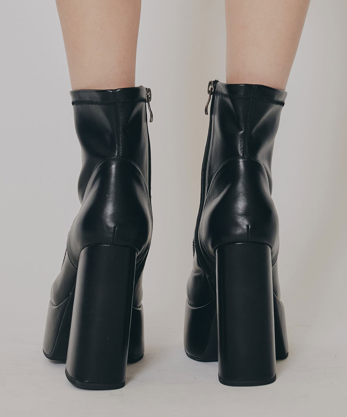 スクエアショートブーツ