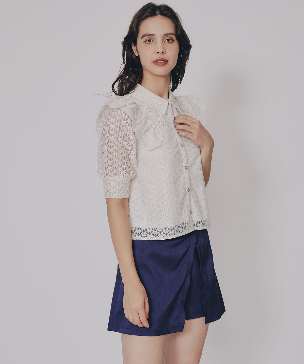 ラメレースフリルハーフスリーブブラウス