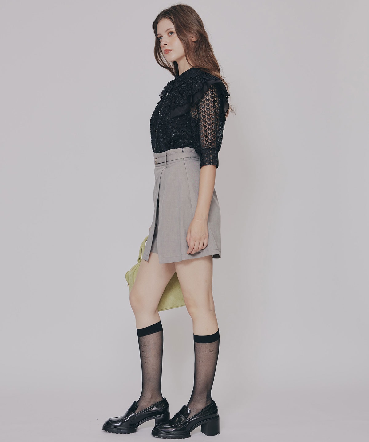 ラメレースフリルハーフスリーブブラウス