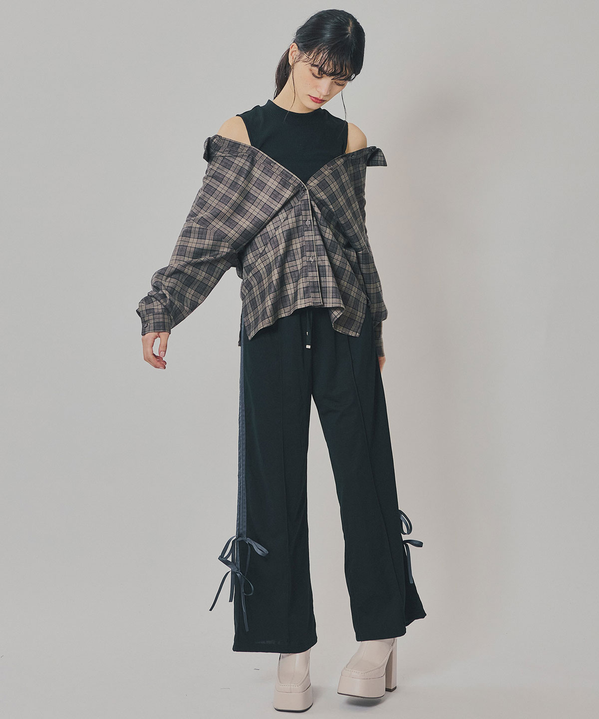 マルチウェイオフショルチェックシャツ×タンクトップ