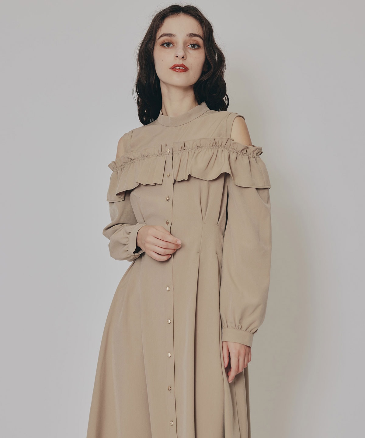 オープンショルダーフリルワンピース