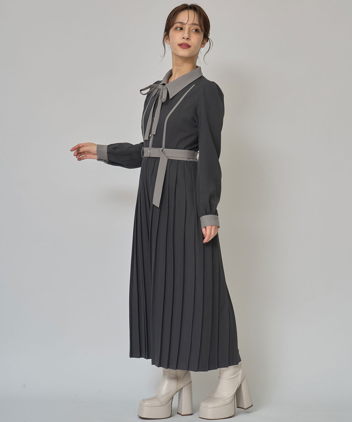 クラシカルバイカラーラインリボンタイプリーツロングワンピース