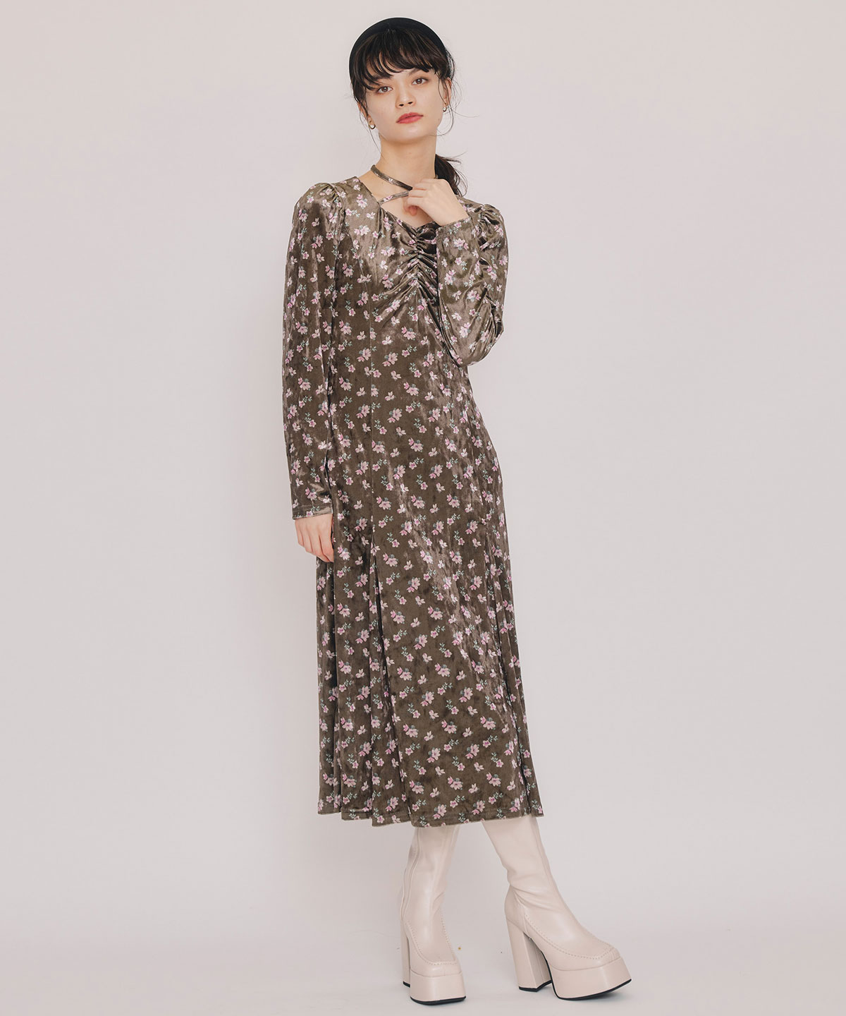 クロスリボンフラワーベロアロングワンピース