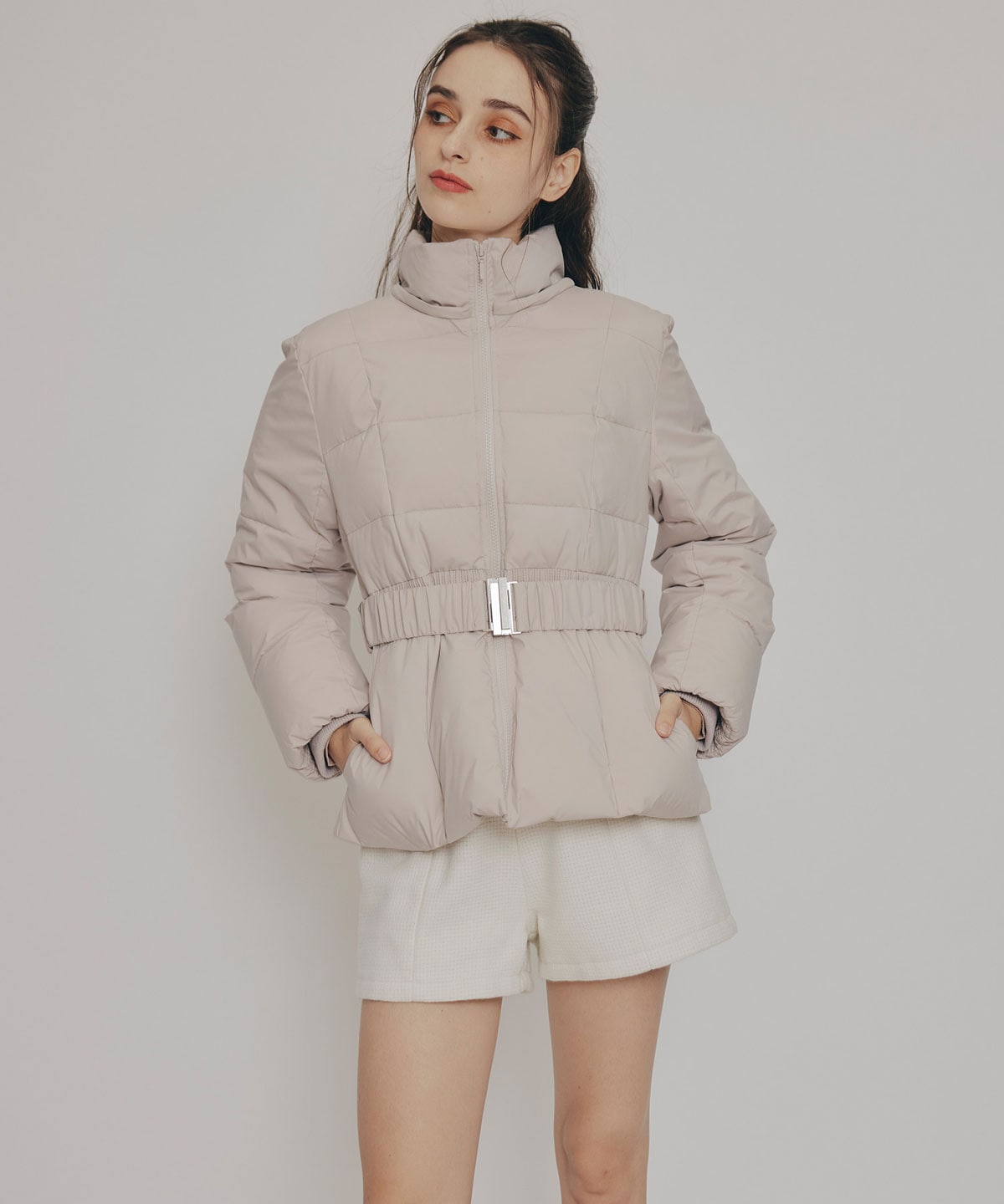 ベルトデザインキルティングファイバーダウンジャケット