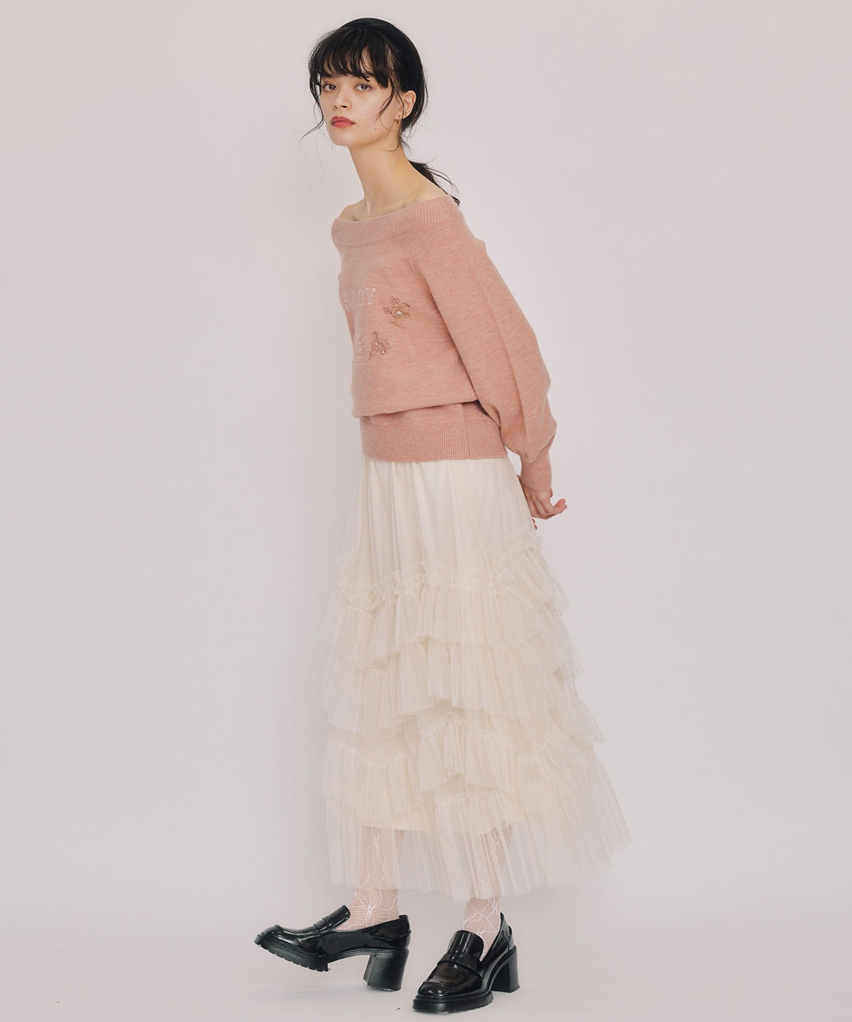 ビジューロゴエンブロイダリーニットプルオーバー