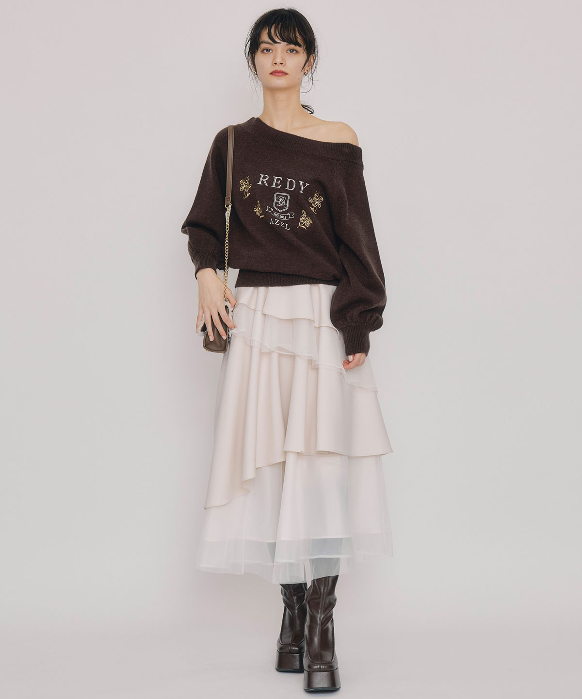 ビジューロゴエンブロイダリーニットプルオーバー