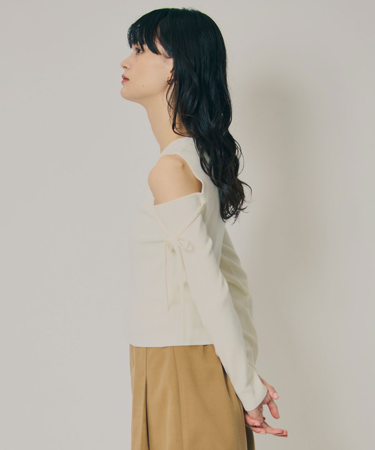 リボンオフショルダーニットトップス