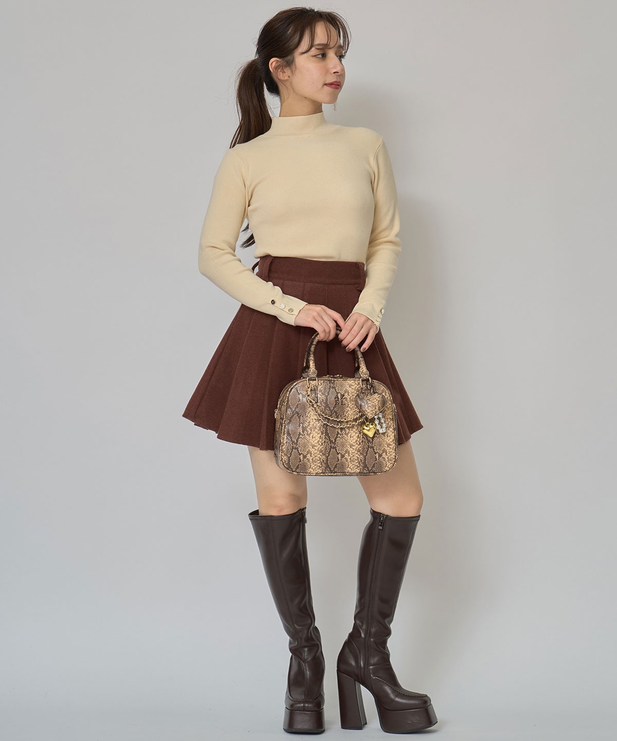 2WAYハイネックボタンニットトップス