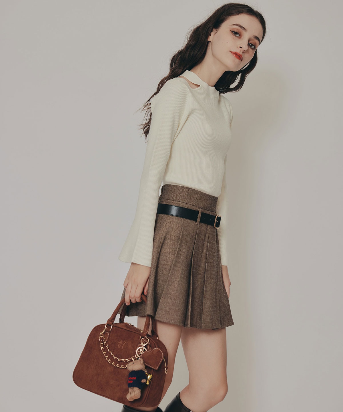 カットアウトリブニットトップス