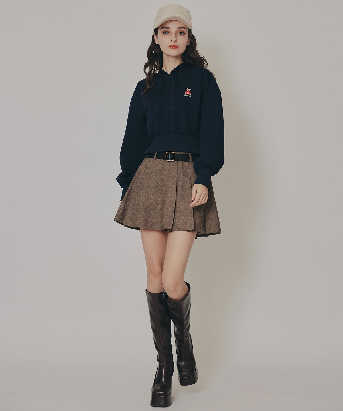 Azelyコンパクトフーディ