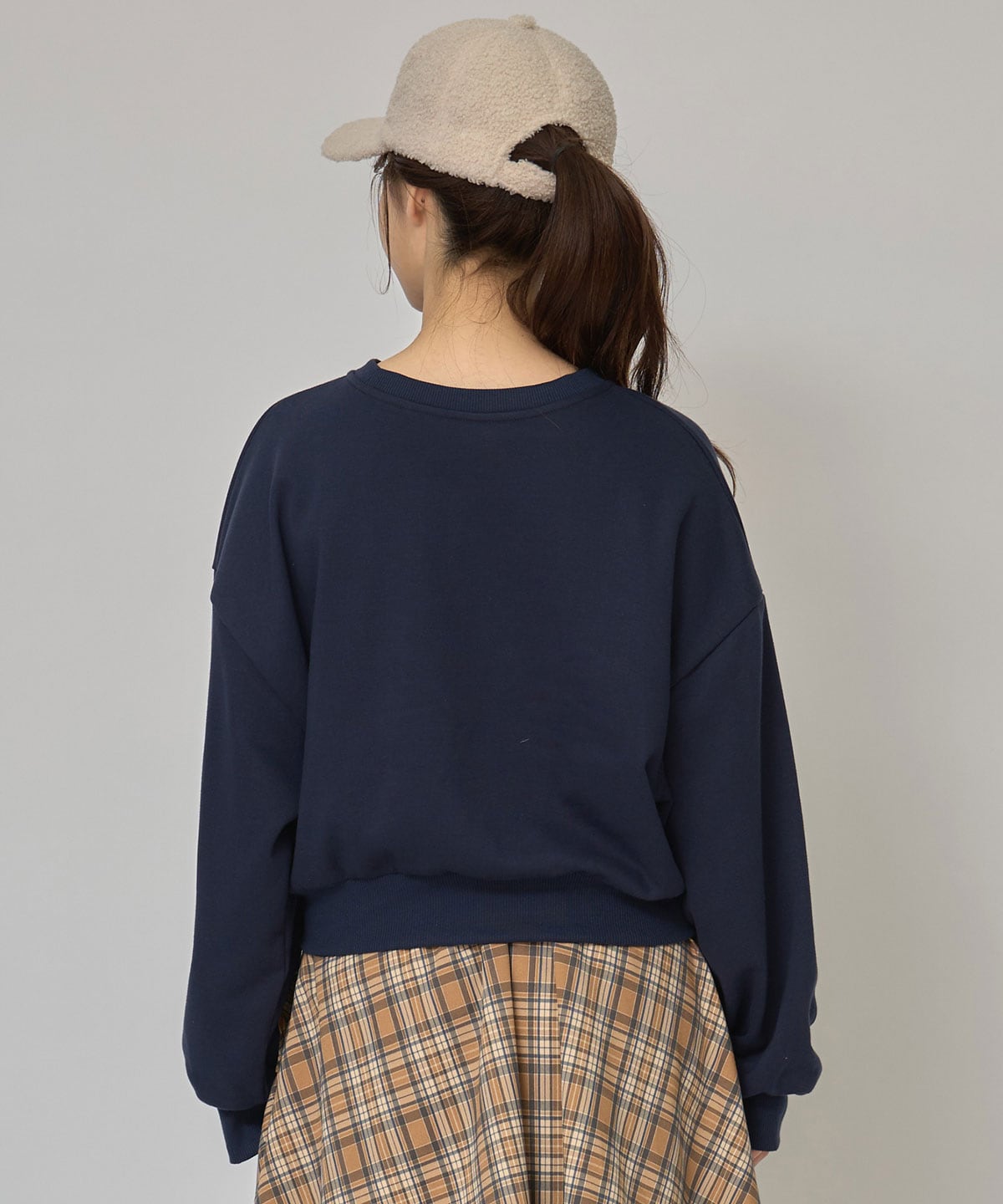 アゼルクラブカレッジロゴスウェットプルオーバー