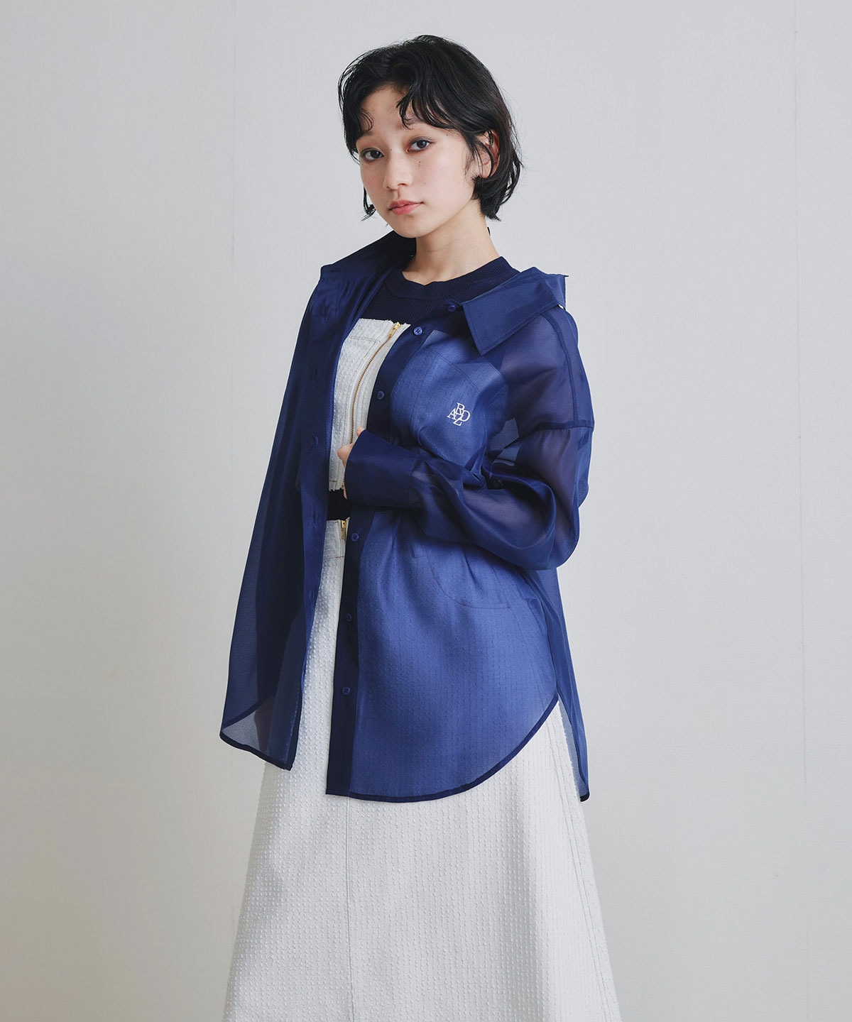 ロゴエンブロイダリーシアーシャツ