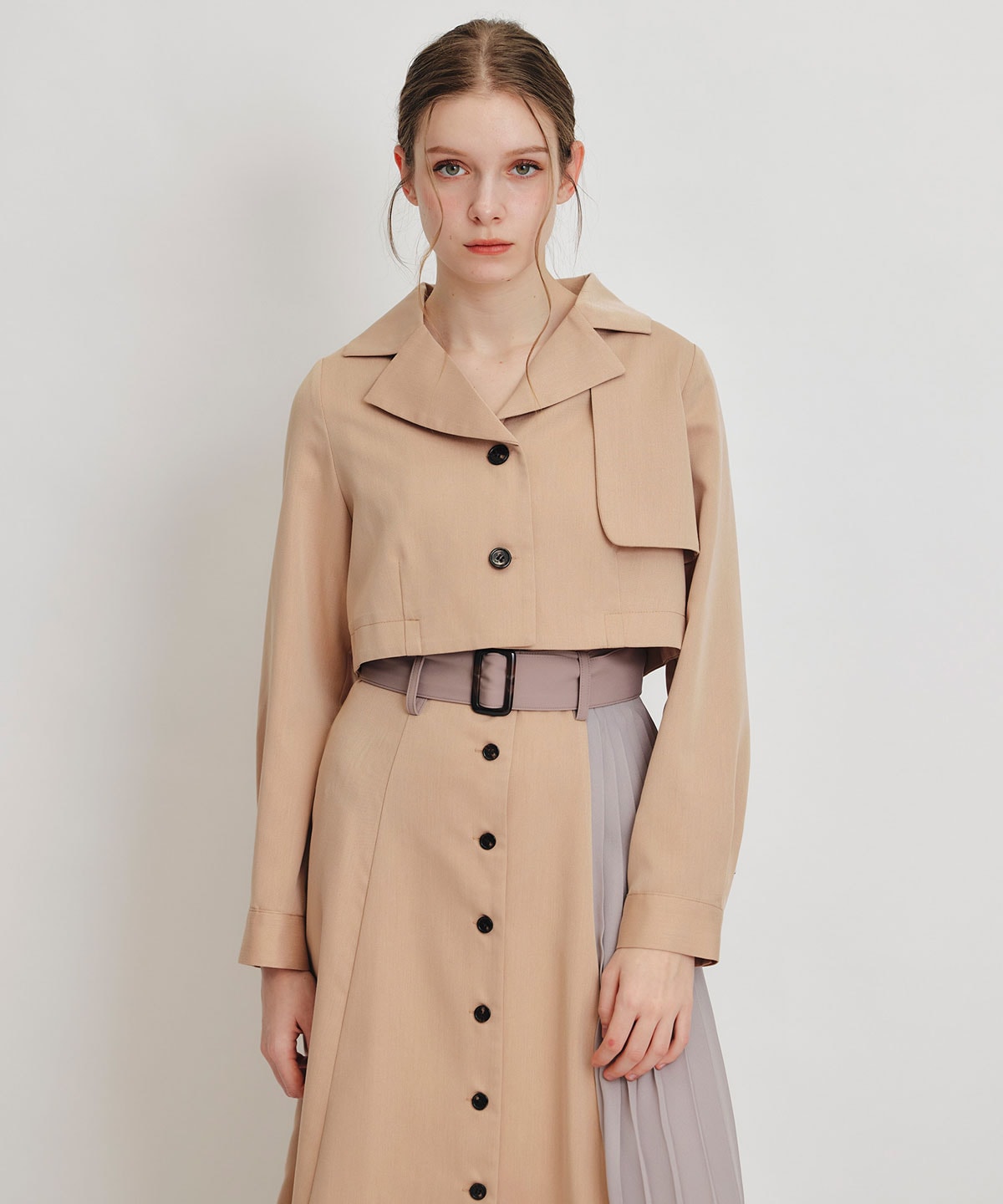 トレンチディティールショートシャツジャケット×バイカラープリーツフレアロングワンピースセットアップ