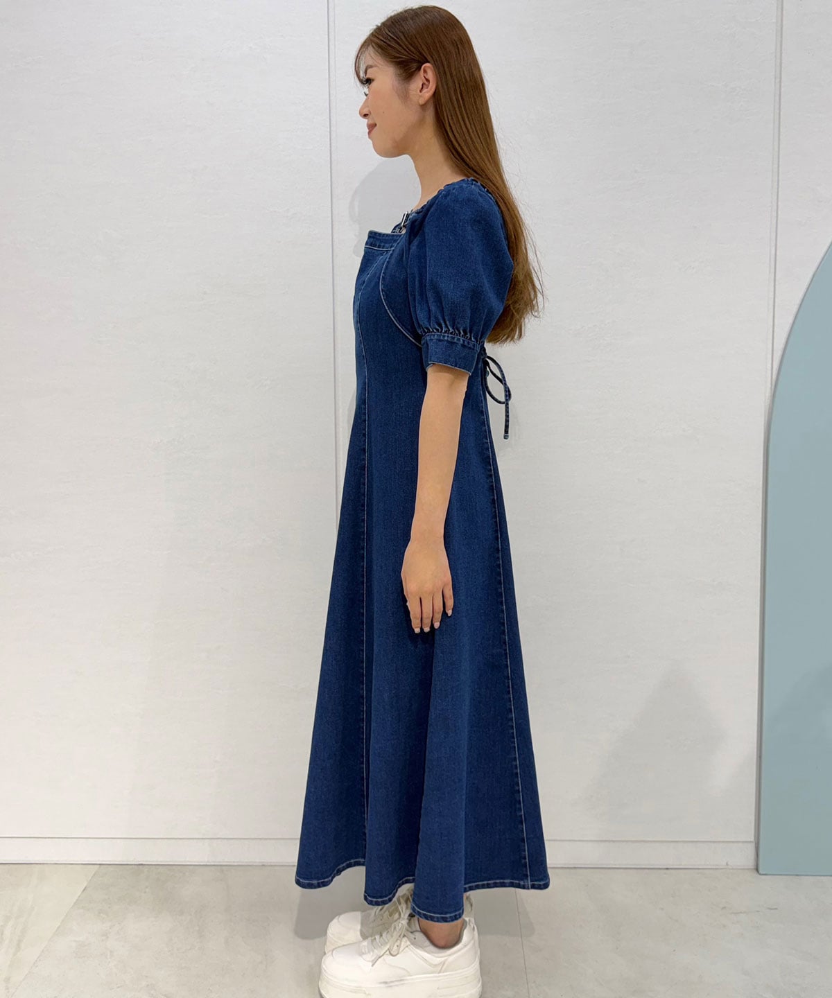 デコルテベルトデニムフレアロングワンピース
