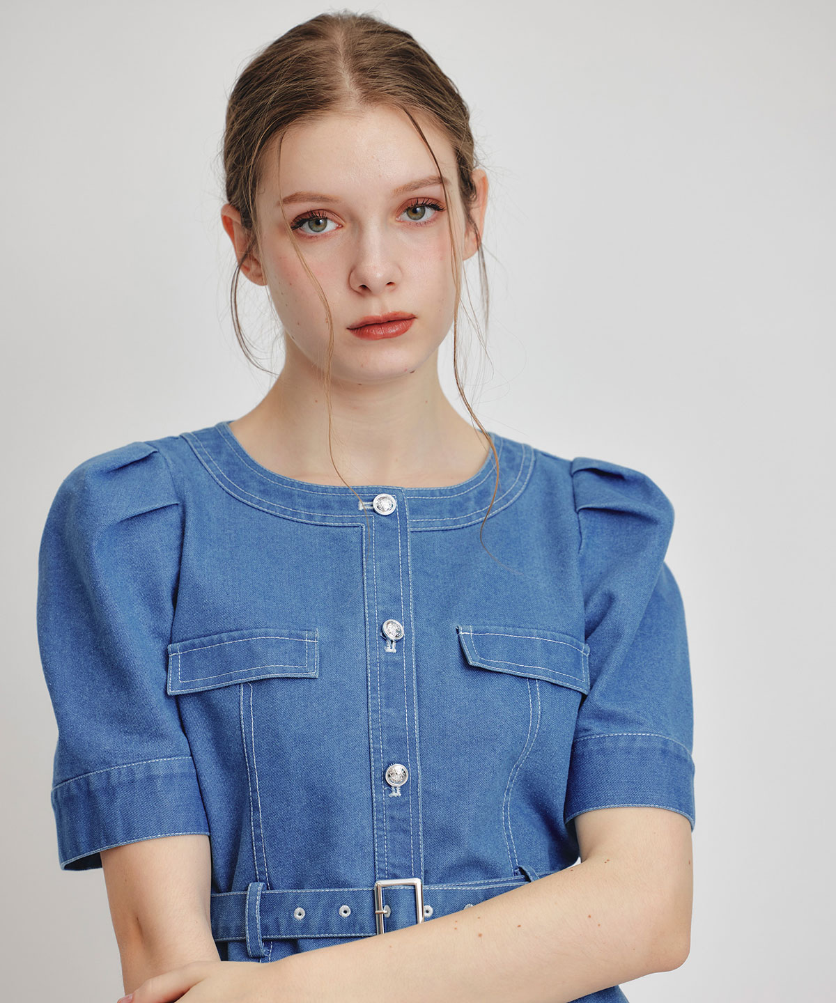 バイカラーステッチノーカラーデニムフレアミニワンピース