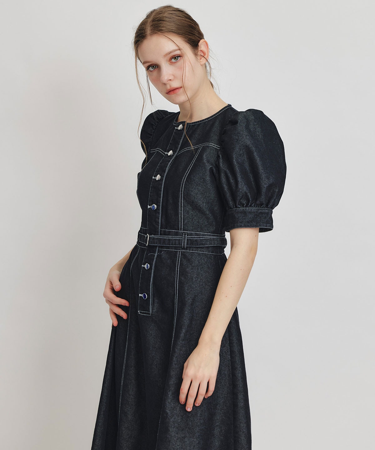 ノーカラーデニムパフフレアロングワンピース