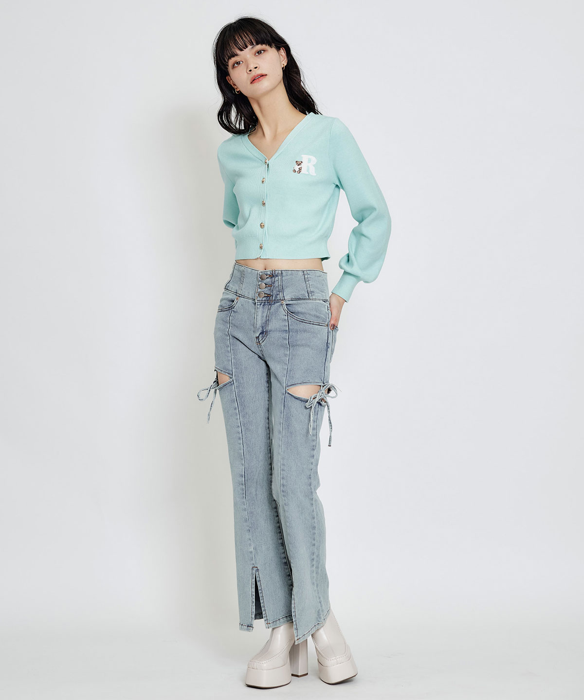 【2/13(金) 昼12時発売開始】AzelyハートVネックカーディガン