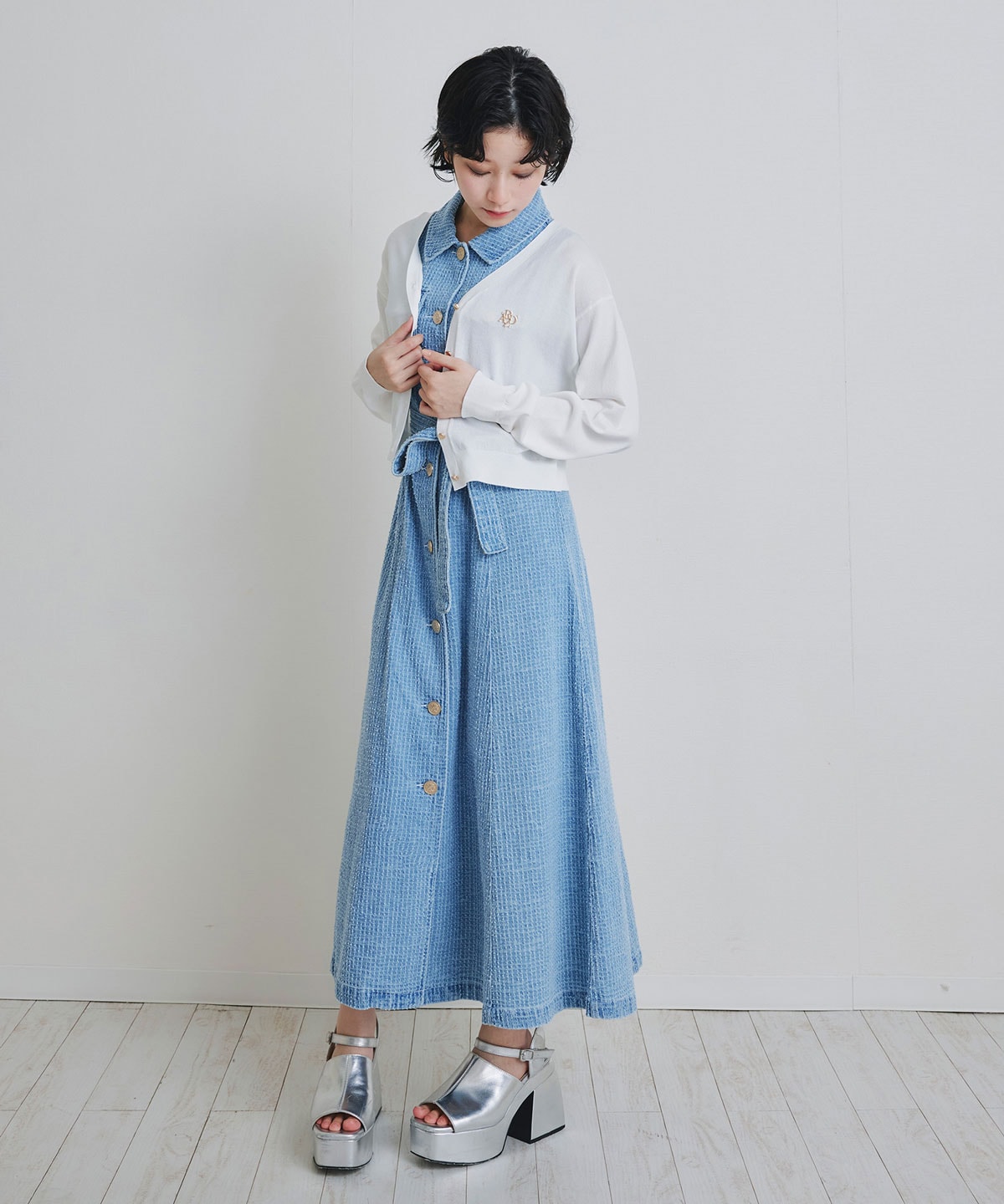 ロゴプレートVネックカーディガン