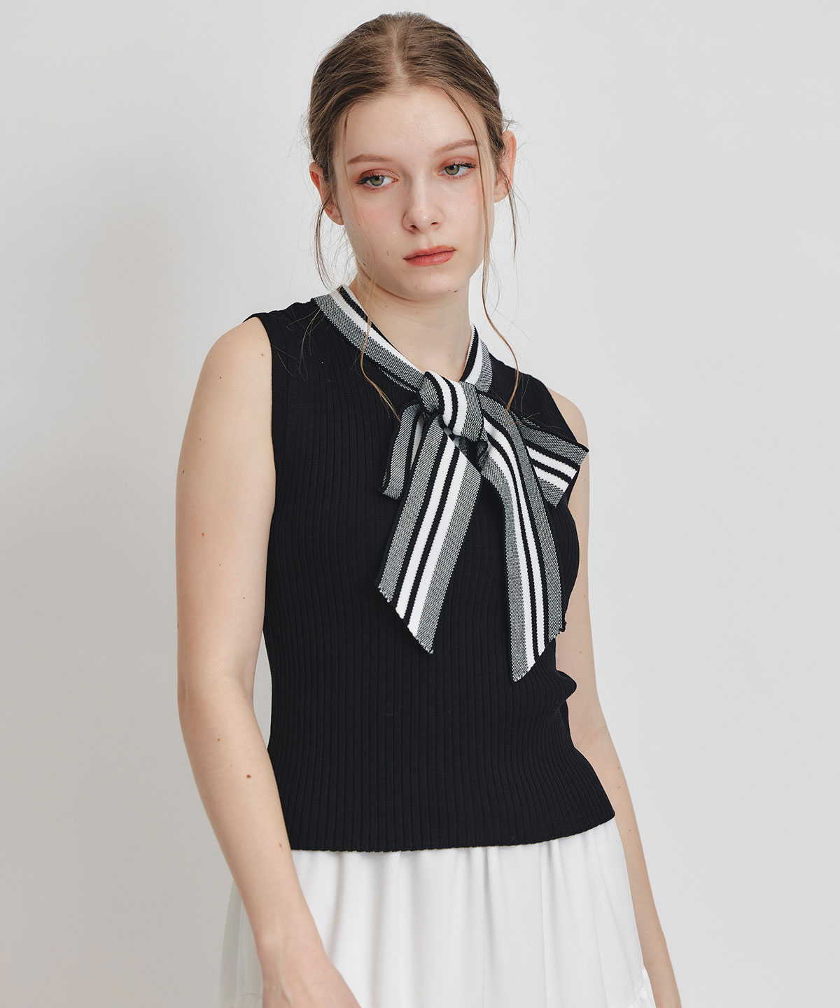 ストライプリボンタイノースリーブリブニット