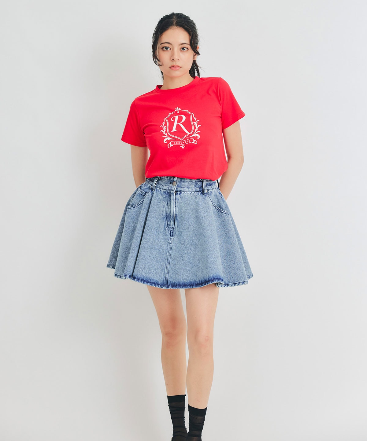 エンブレムロゴTシャツ