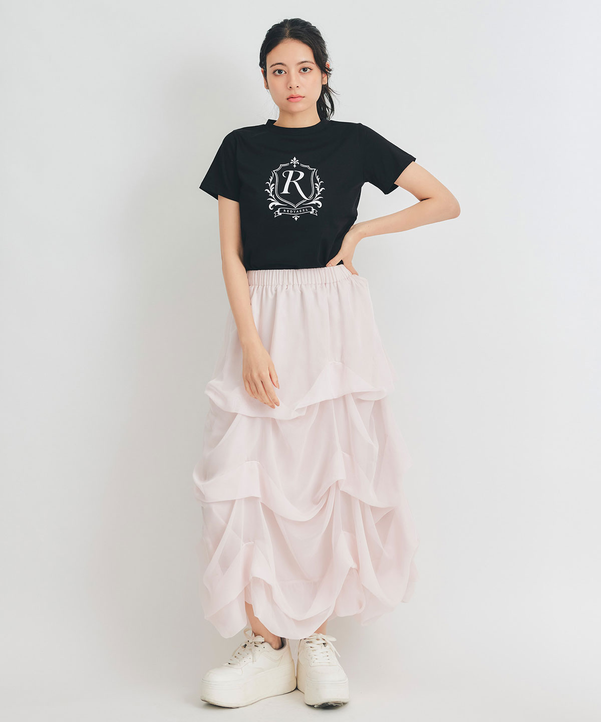 エンブレムロゴTシャツ