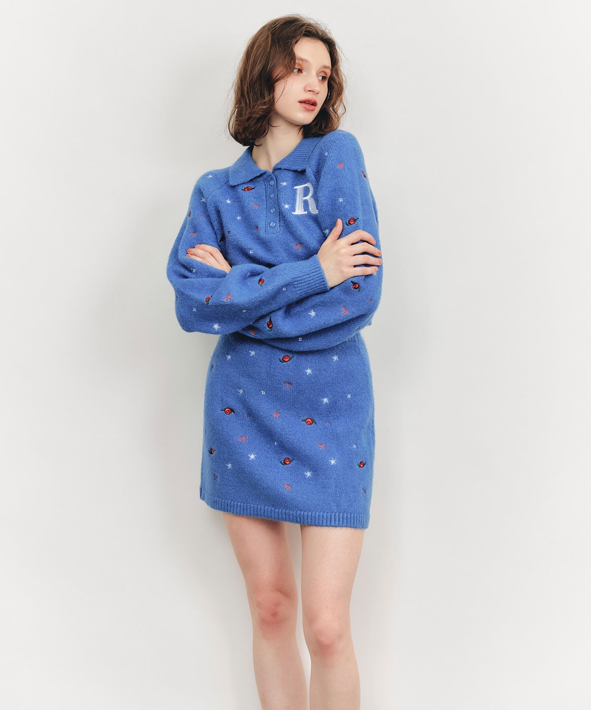 ローズエンブロイダリーポロニット×タイトミニスカートセットアップ