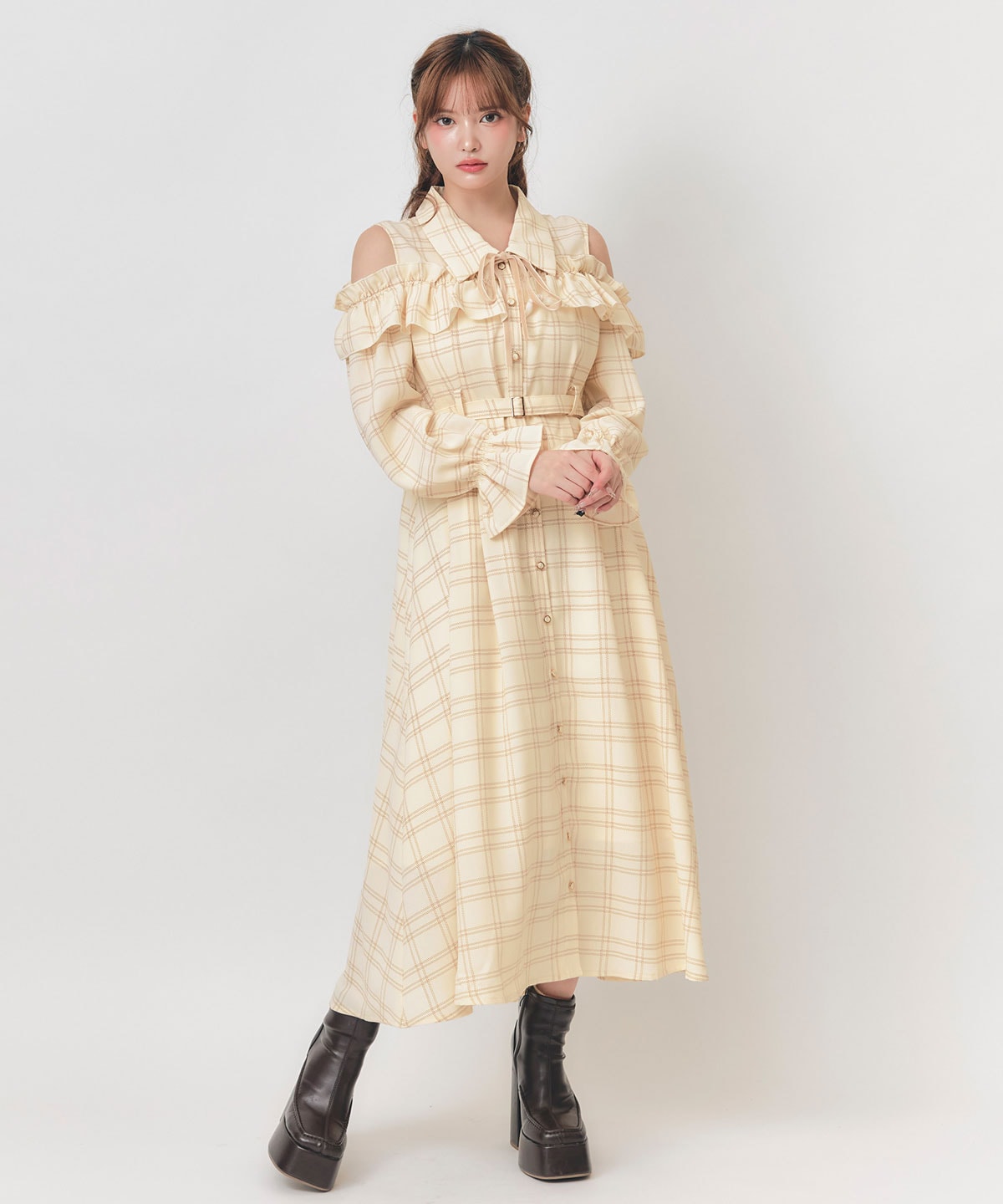 【=LOVE 大場花菜さん着用】フリルチェックオープンショルダーリボンタイロングフリルワンピース