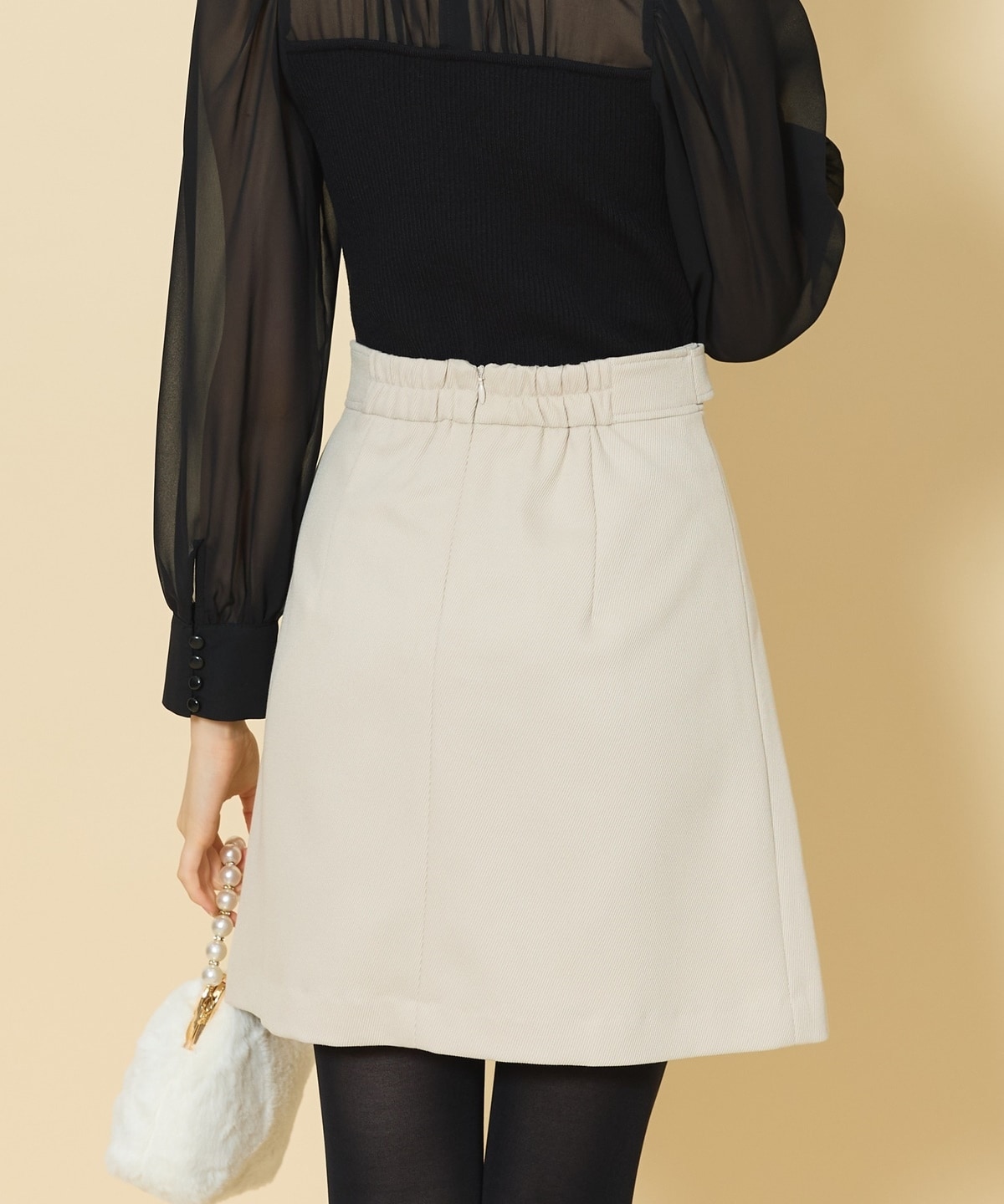パールボタンデザインタックミニスカート