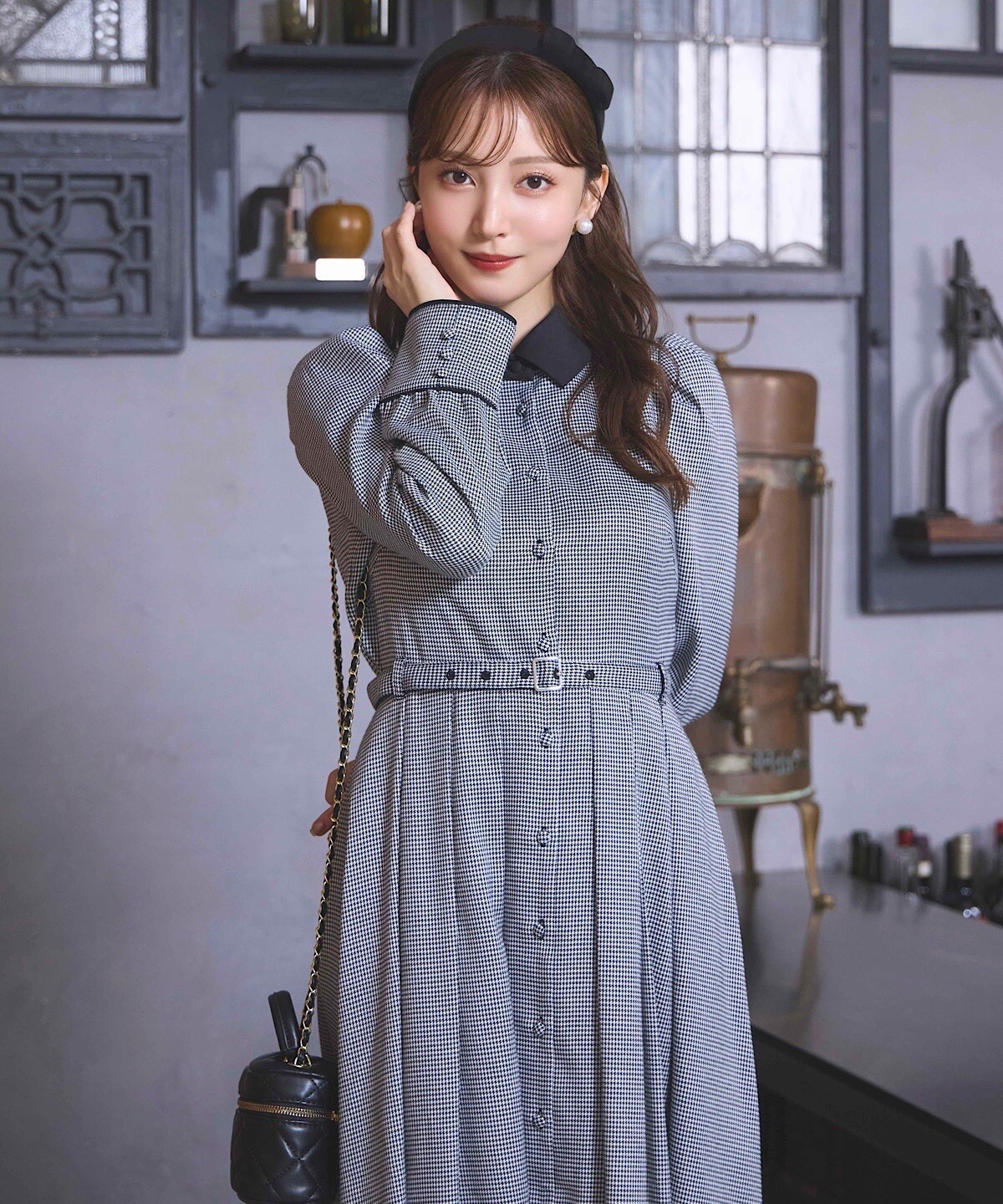 バイカラー衿パイピングタックフレアシャツワンピース