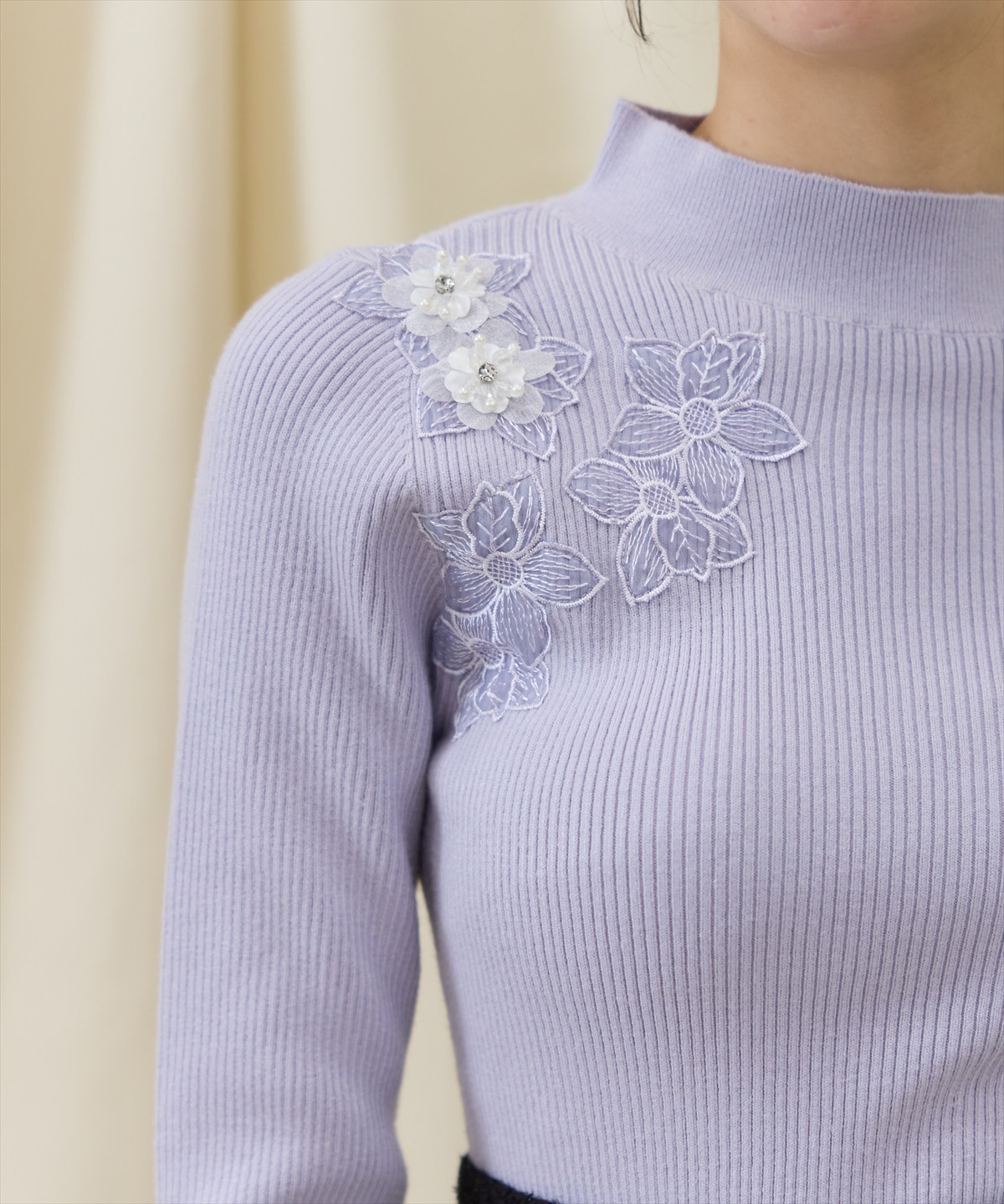 ショルダーレース刺繍ニットプルオーバー