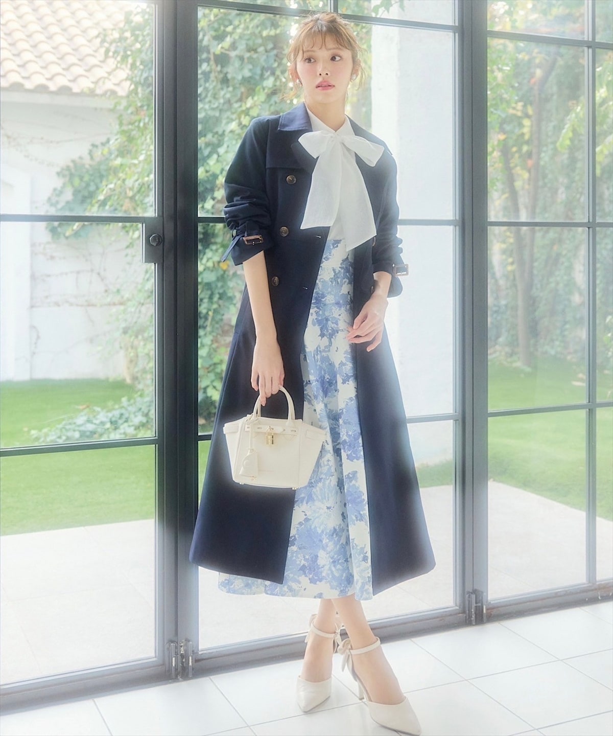 クレリックショルダータックフリルブラウス