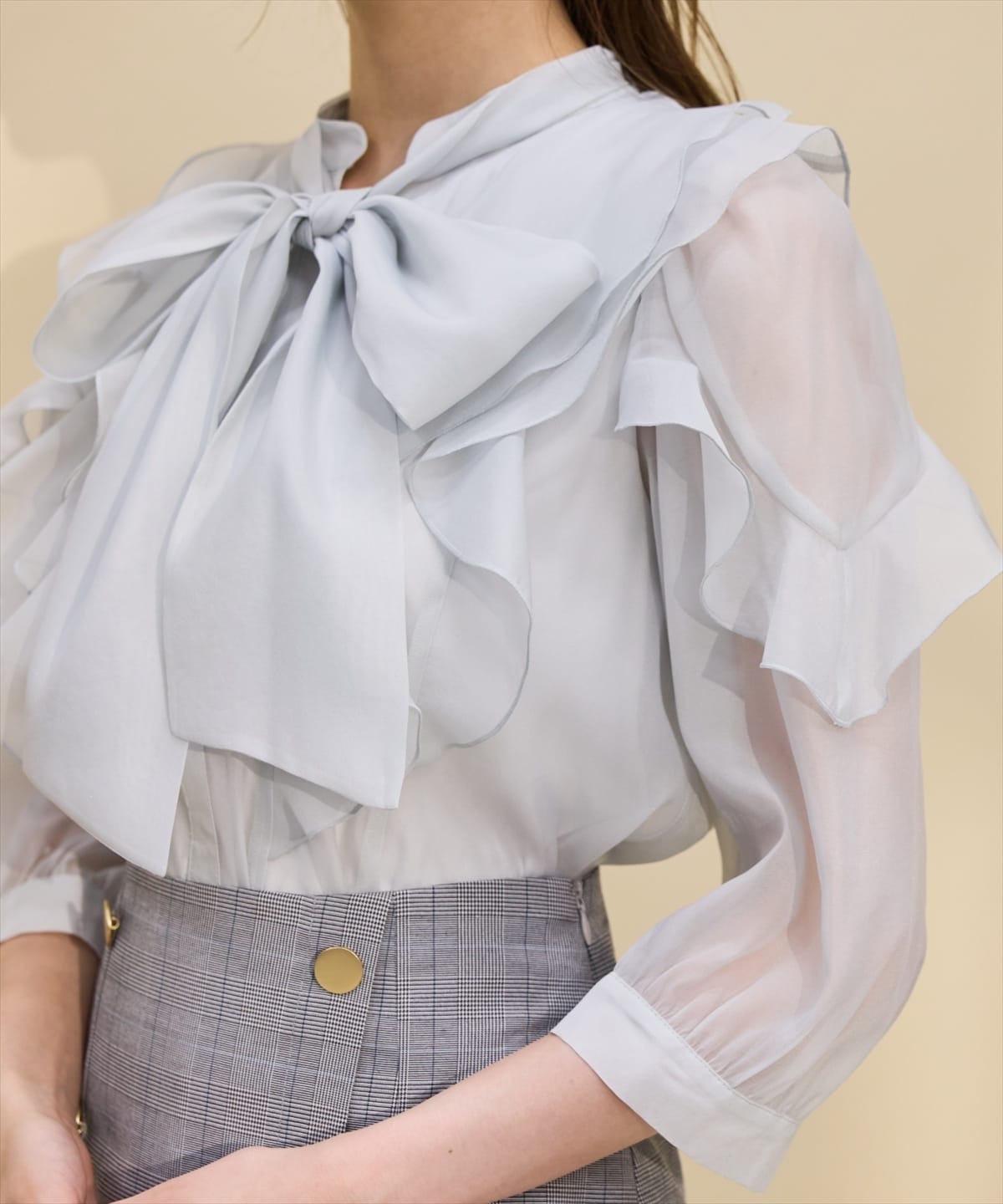 シアービッグリボンフリルブラウス